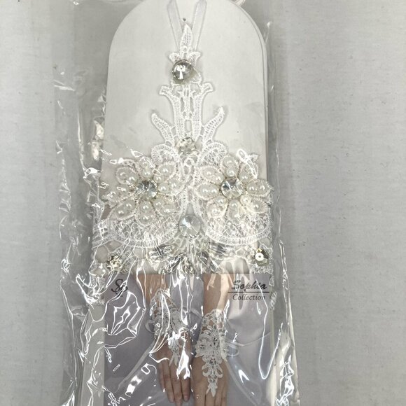 White Lace and Rhinestone Sheer Fingerless Gloves - Full Hand Coverage - Medium - Picture 3 of 3